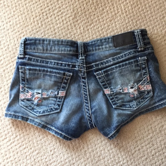 BKE Stella shorts - Picture 3 of 8